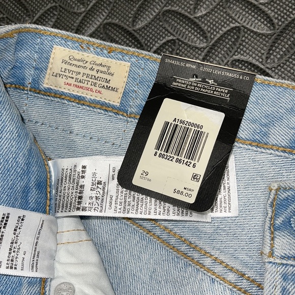 Levi’s 501 90’s Jean shorts - Picture 7 of 7